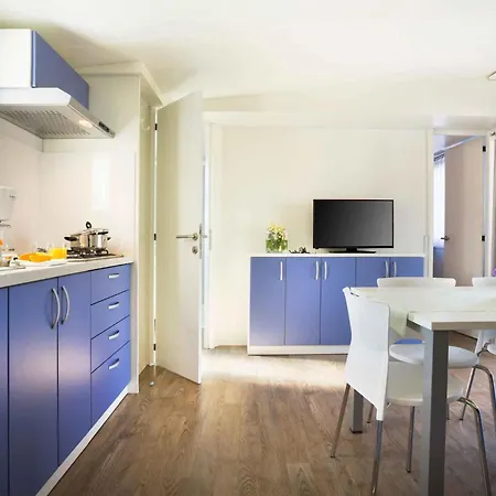 Mobilehomes In - Istrien 50095 * فيرسار